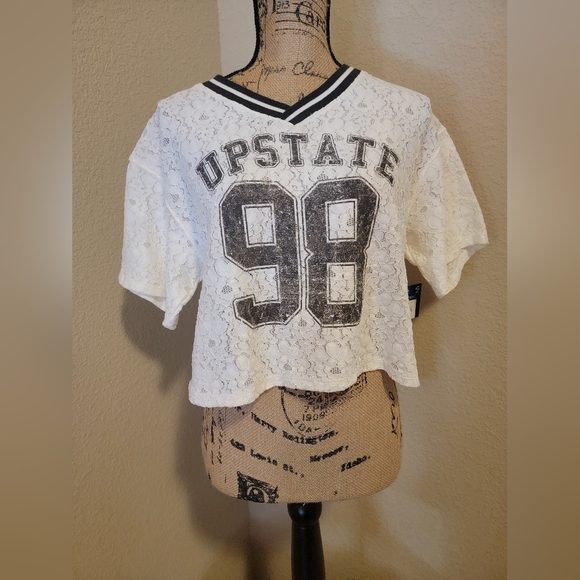 Arizona Jean Company Tops - (NWT) Arizona Jean Company White Lace Crop Top with Black Graphic 98